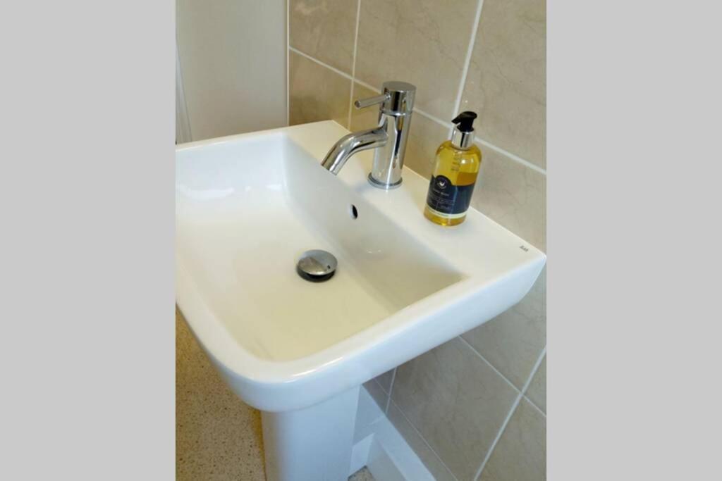 Cherry - Perfect Base For Two In Beautiful Pembrokeshire Holiday home Begelly